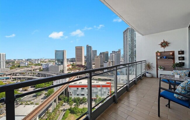 Building Photo - 90 SW 3rd St