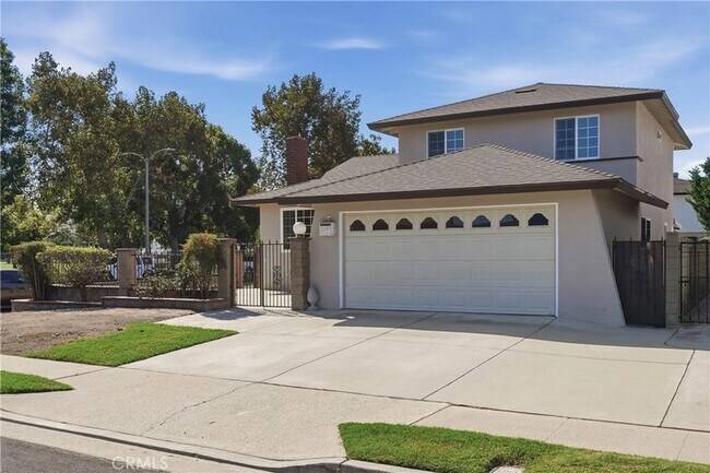Building Photo - 6912 Tahiti Dr