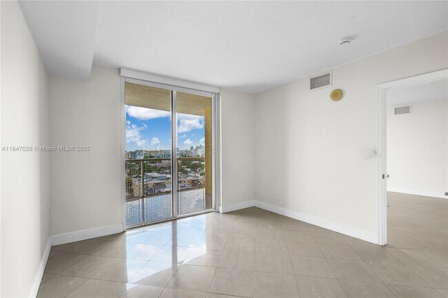 Building Photo - 900 SW 8th St