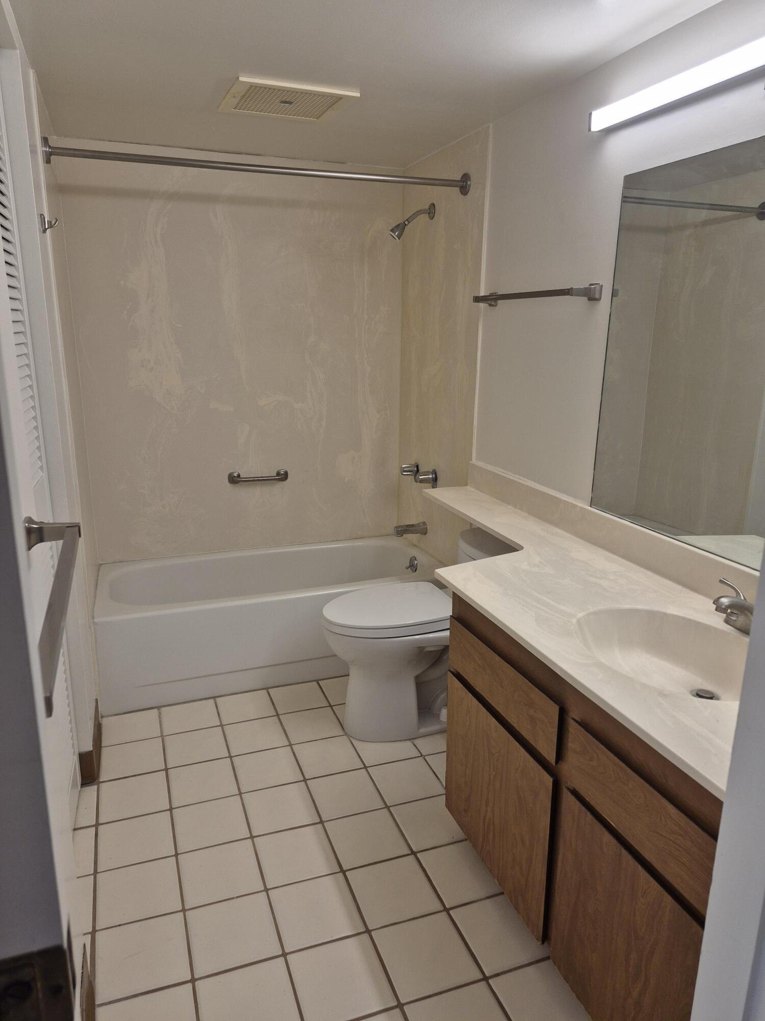 Second bath - 3138 Waialae Ave