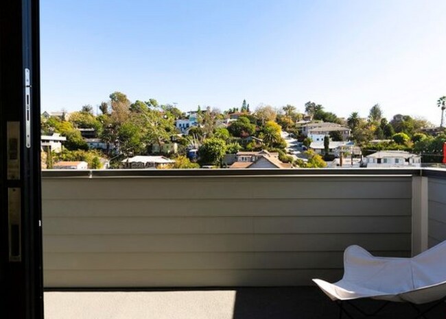 Building Photo - 2221 Jerome Way