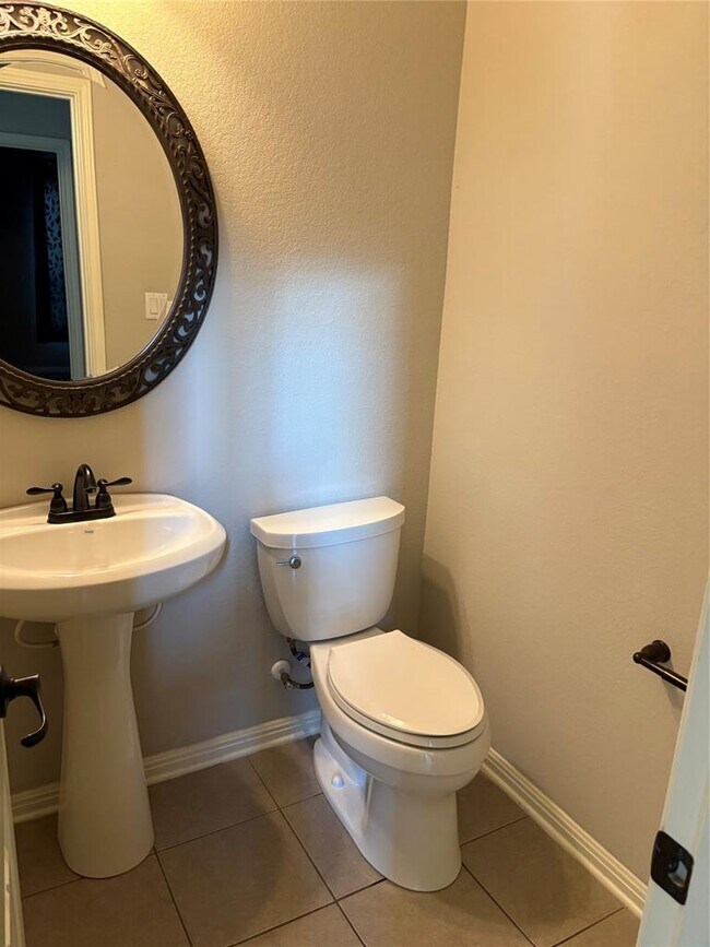 Building Photo - 104 San Matteo St