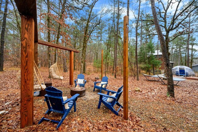 Building Photo - 173 Guppy Ln