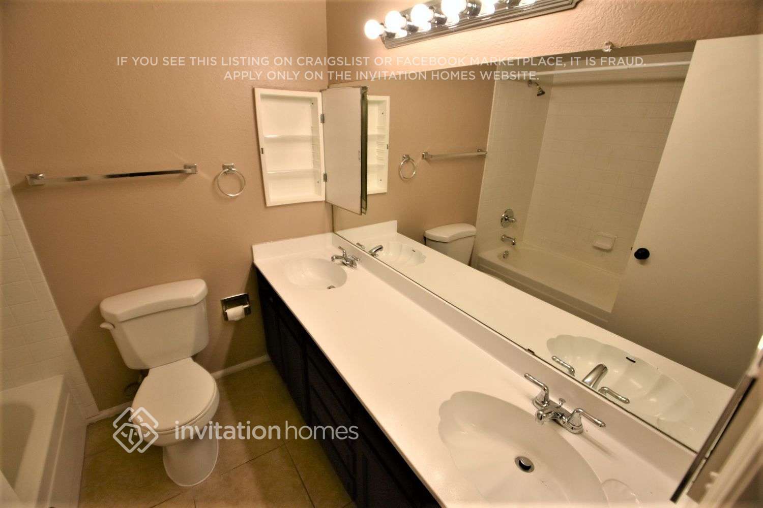 Building Photo - 3827 W Helena Dr