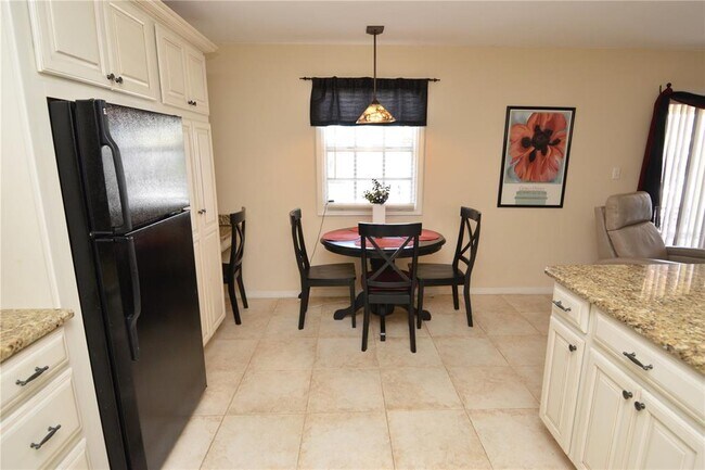 Building Photo - 5245 Coquina Key Dr SE