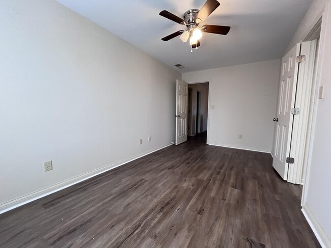 Building Photo - 4024 Palmetto Dr