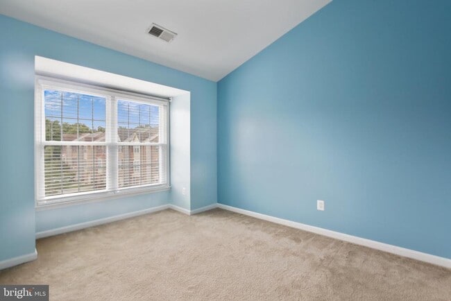 Building Photo - 5502 Sacramento Mews Pl