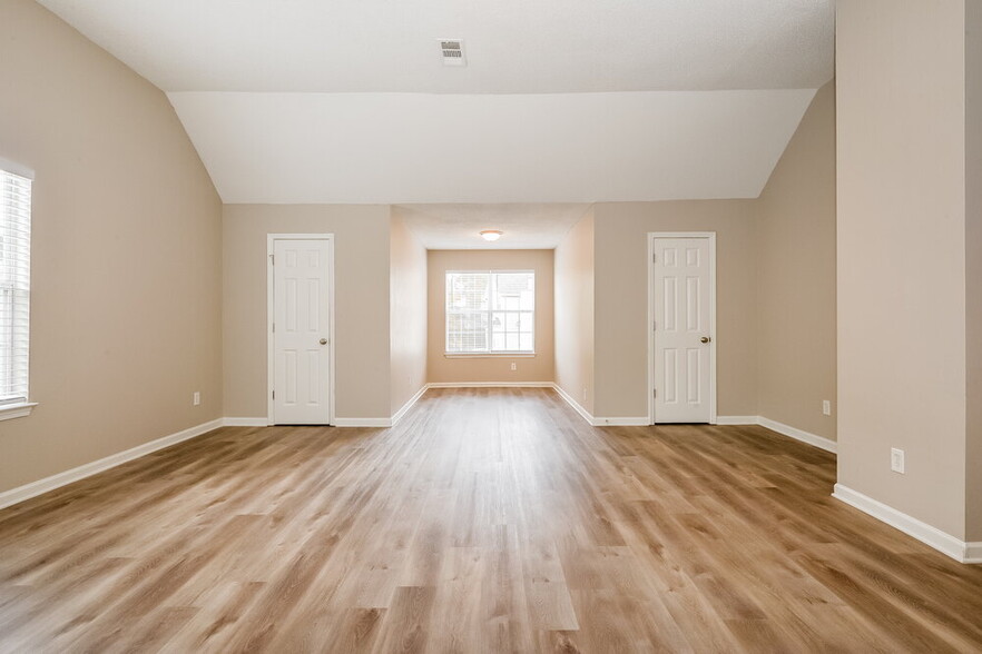 Building Photo - 6686 Pole Creek Dr