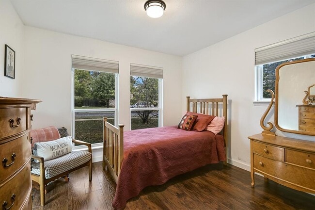 Building Photo - 11009 Hillside Oak Ln