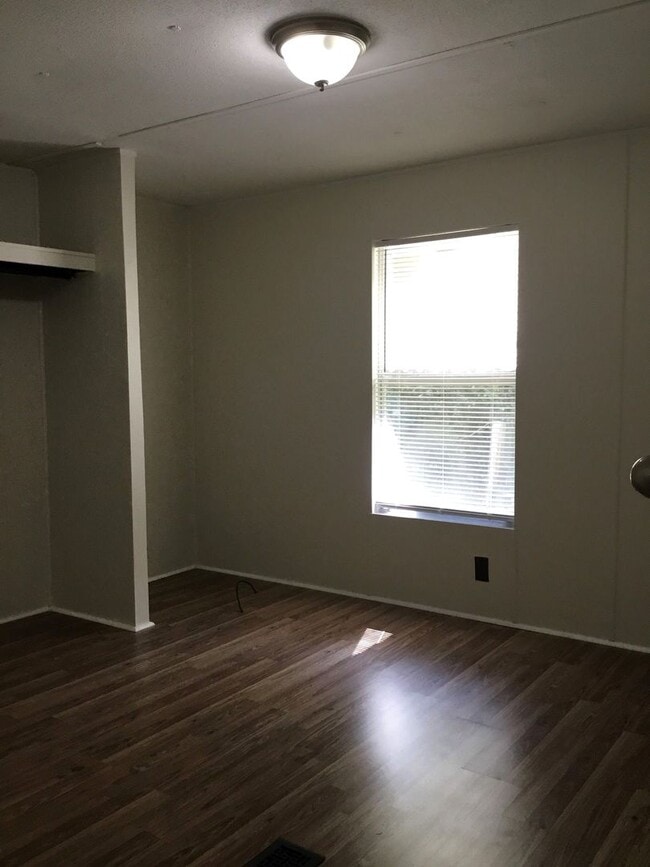 Building Photo - 3-Bedroom, 1.5 Bathroom Home in Union, SC