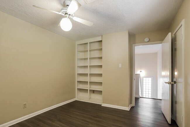 Building Photo - 11807 Gatlinburg Dr