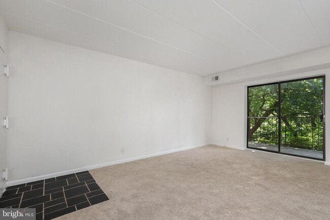 Building Photo - 6250 Edsall Rd