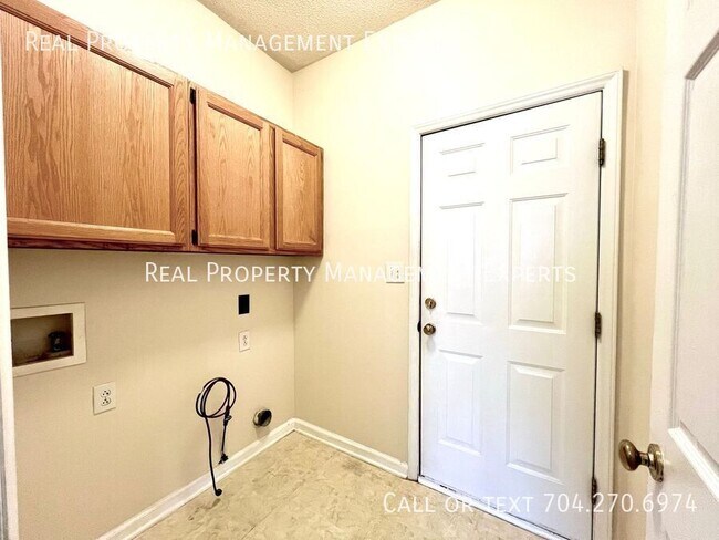 Building Photo - 109 Claremont Way