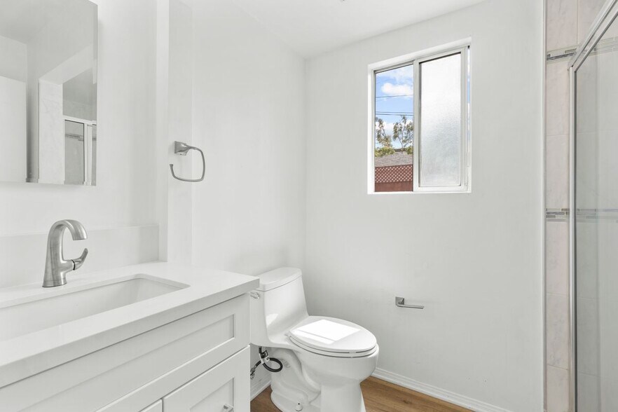 Building Photo - 11110 Charnock Rd