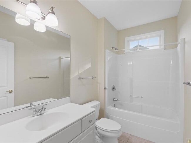 Building Photo - 32 Silver Brook Ln