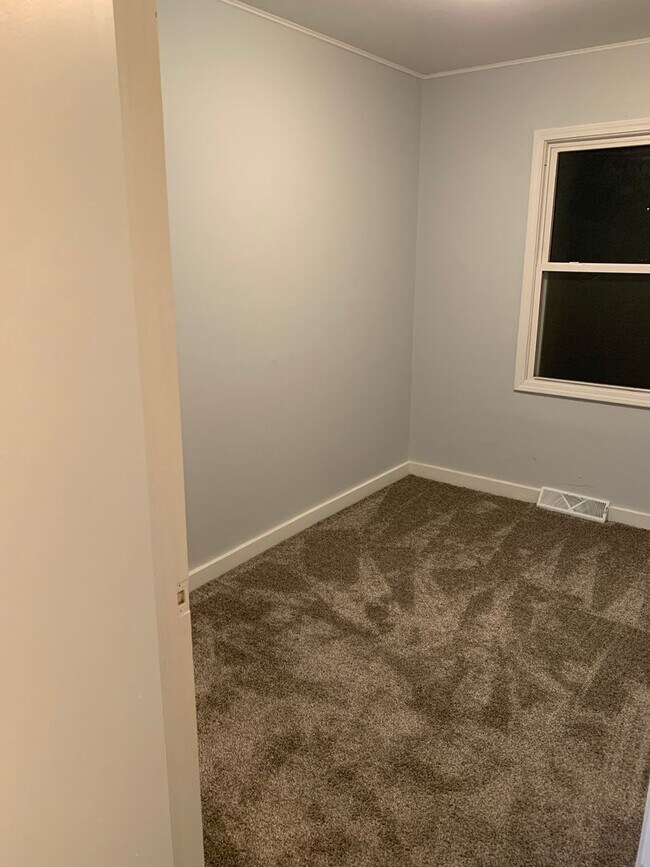 Building Photo - 3B/1B House for Rent
