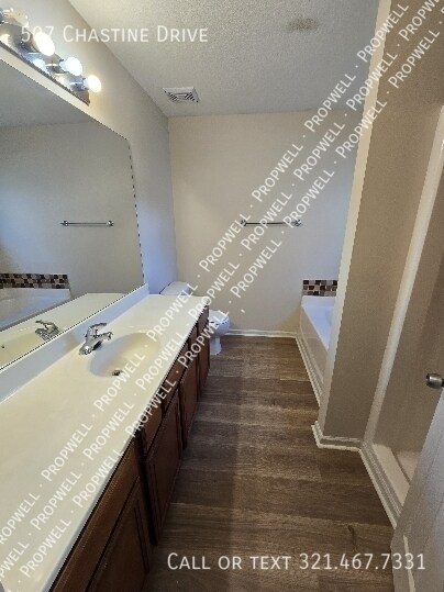 Building Photo - 507 Chastine Dr