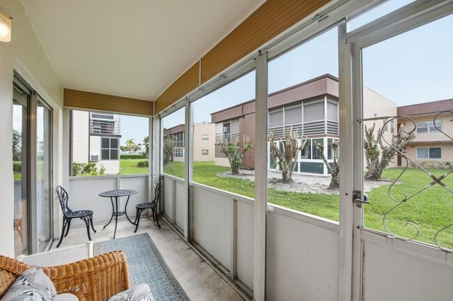 Building Photo - 441 Burgundy N