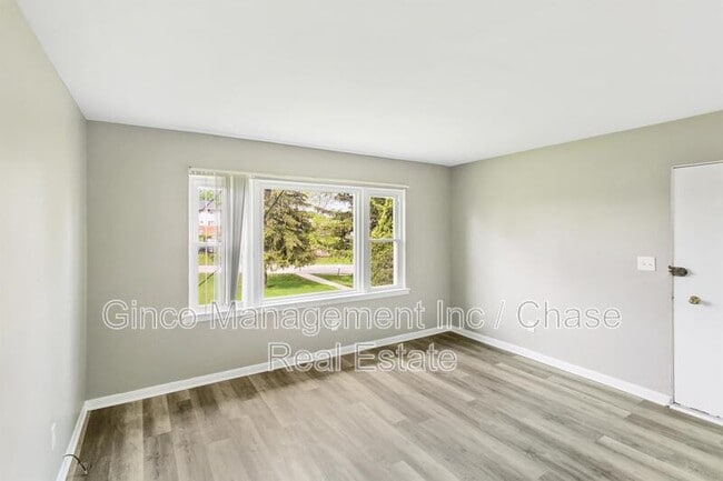 Building Photo - 1021 Tollview Ave