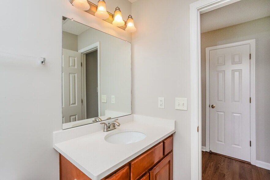 Building Photo - 1812 Cherry Creek Dr