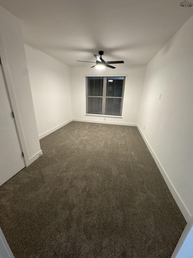 Building Photo - 4126 Lenore Dr