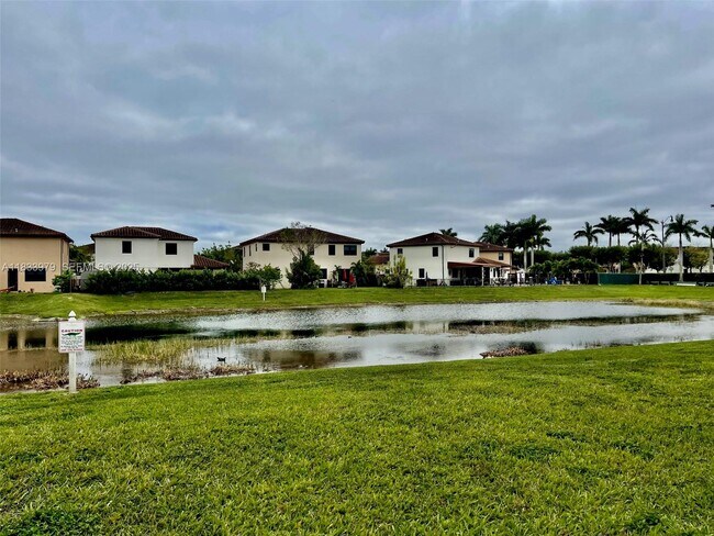 Building Photo - 146 SE 34th Terrace