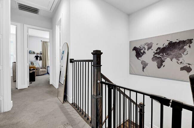 Building Photo - 5733 White Magnolia St.