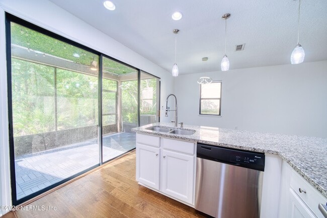 Building Photo - 7019 Coldwater Dr