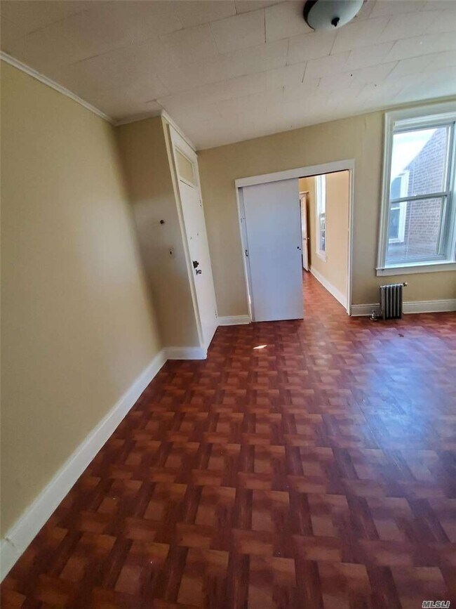 Building Photo - 41-10 53rd St