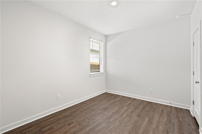 Building Photo - 1012 Paddock Ln