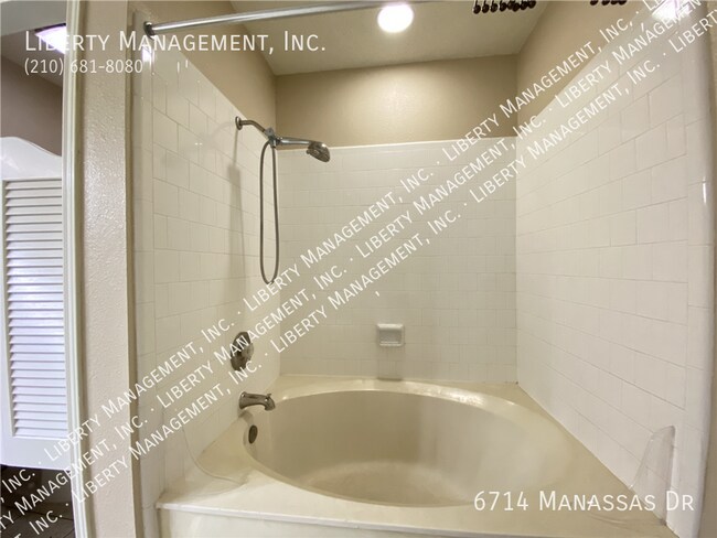 Building Photo - 6714 Manassas Dr