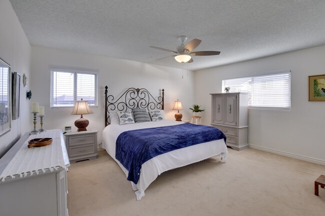 Building Photo - 1146 Seacoast Dr