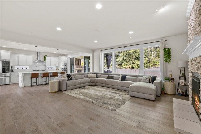 Building Photo - Luxury Living at Sagebrook