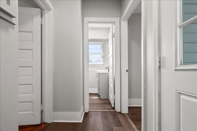 Building Photo - 109 Winston St