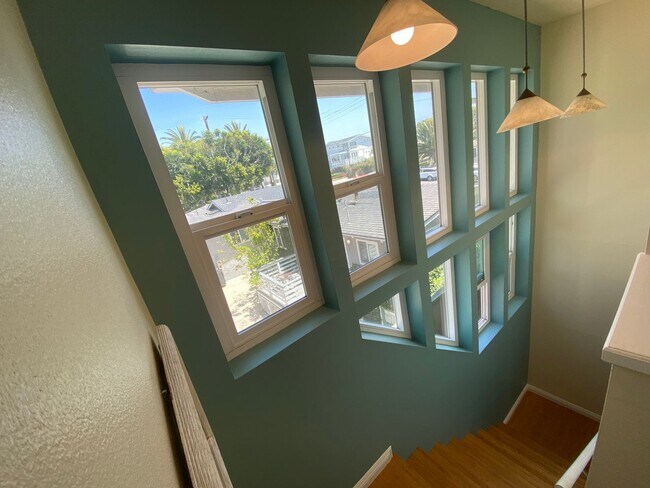 Building Photo - Carlsbad Village Furnished 2 bedroom/2 bath Long Term