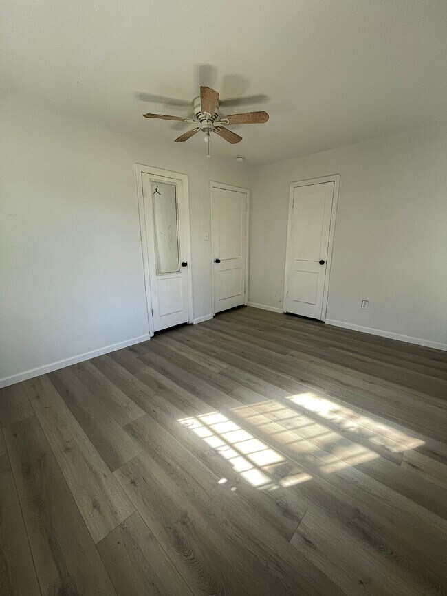 Building Photo - 7722 Darnay Dr