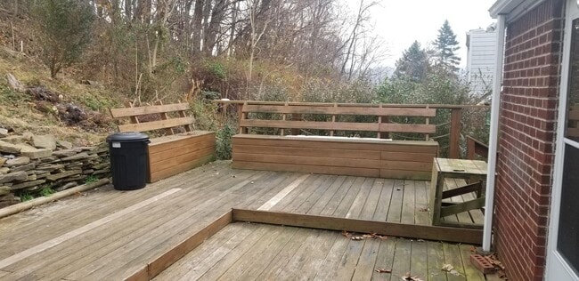 Building Photo - 3 bedroom house for rent in Blawnox