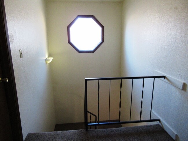 Building Photo - Downtown 2 bedroom duplex in Whitefish