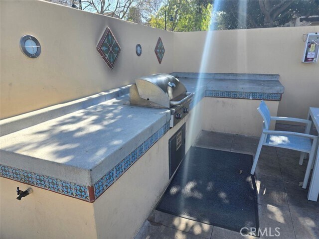 Building Photo - 48 Vermillion