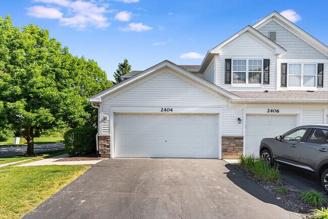 Building Photo - 2404 Golf Ridge Cir