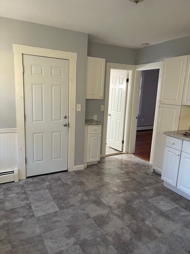 Building Photo - 4 Berry St