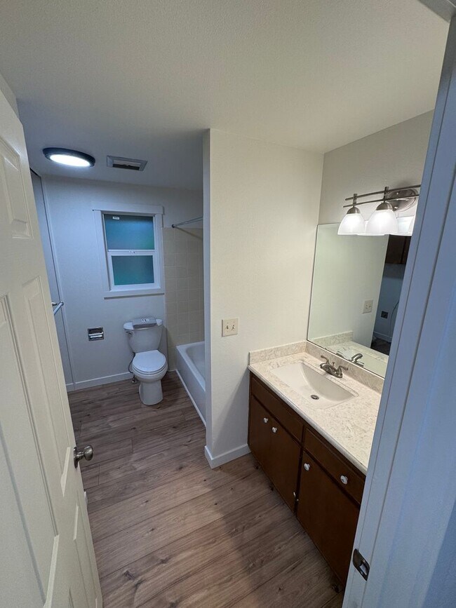 Building Photo - Beautifully Renovated 4-Bedroom Home in NW Corvallis