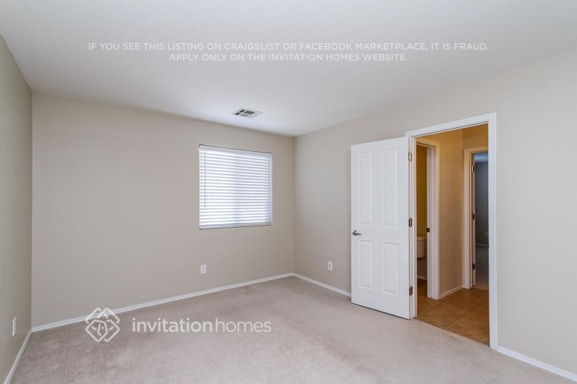 Building Photo - 2425 Rue Royale St