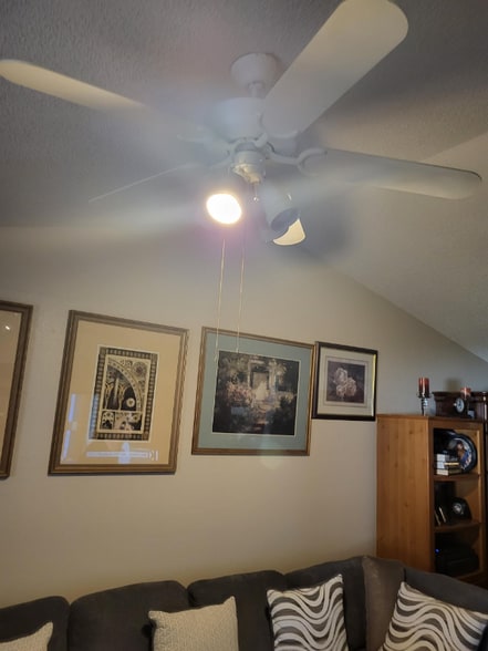 Building Photo - 403 Cedar Ridge Ct