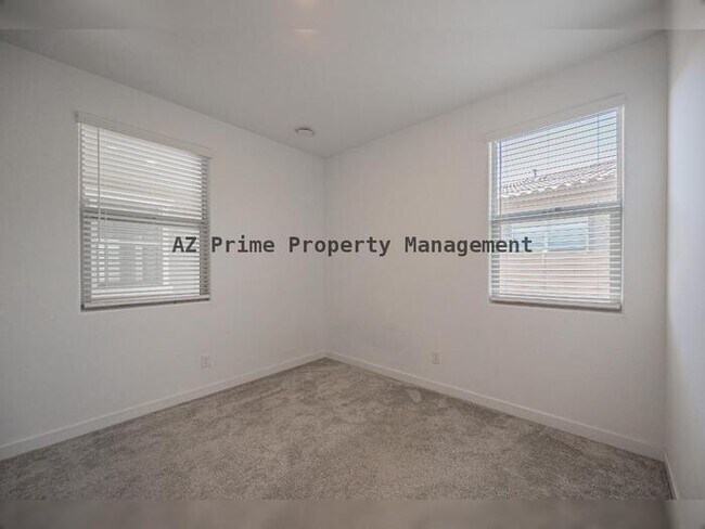 Building Photo - 4607 S 111th Dr