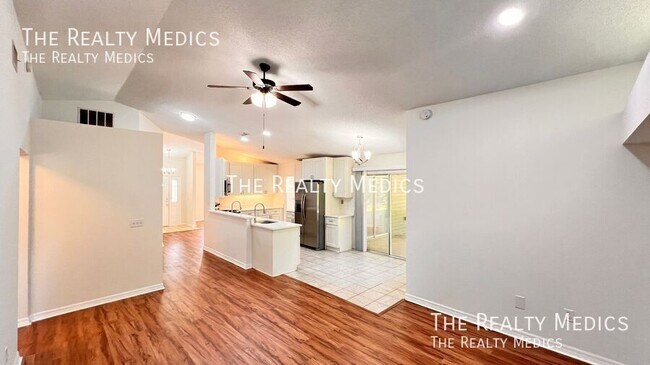 Building Photo - 23 Winding Woods Trail