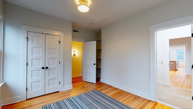 Building Photo - 276 Willow St