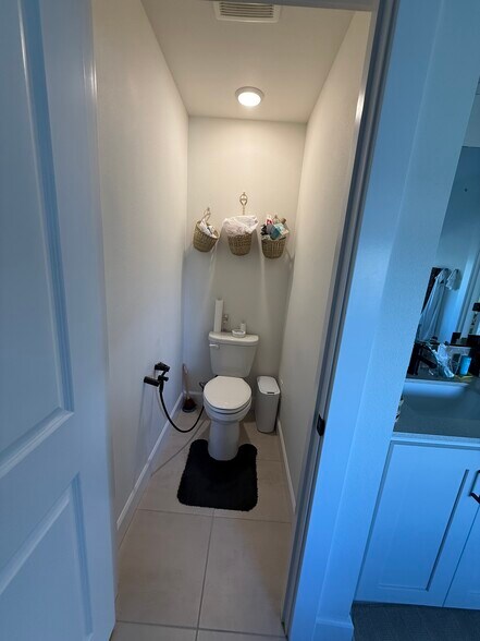 Building Photo - 3844 SE 83rd Ave