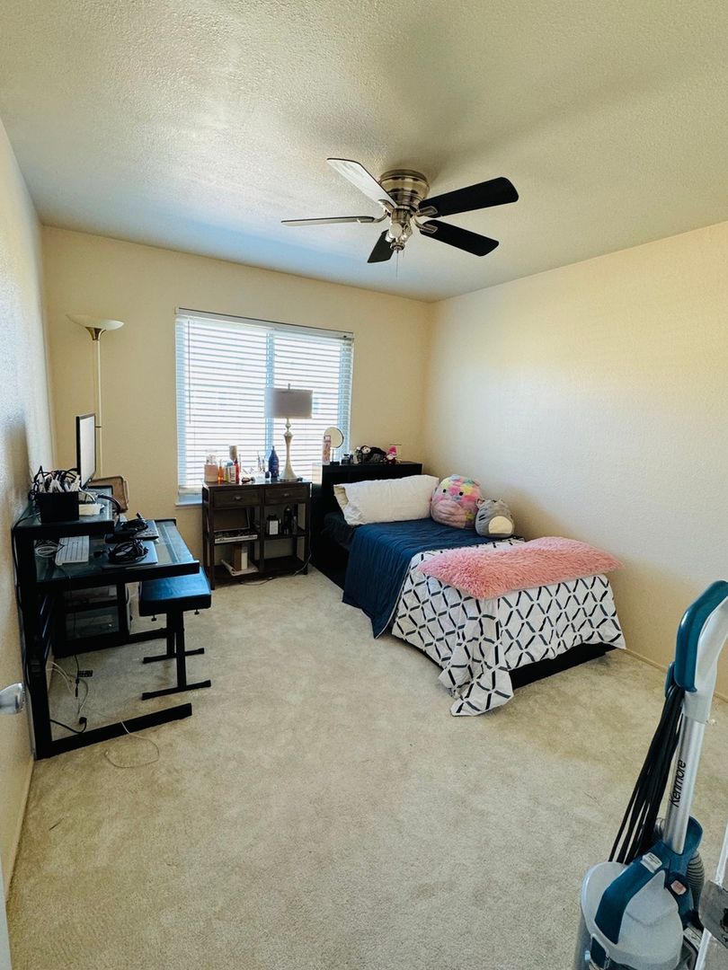 Building Photo - 116 Rainier Ln