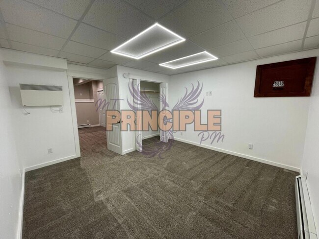 Building Photo - Charming 2-Bedroom Home on the Flats